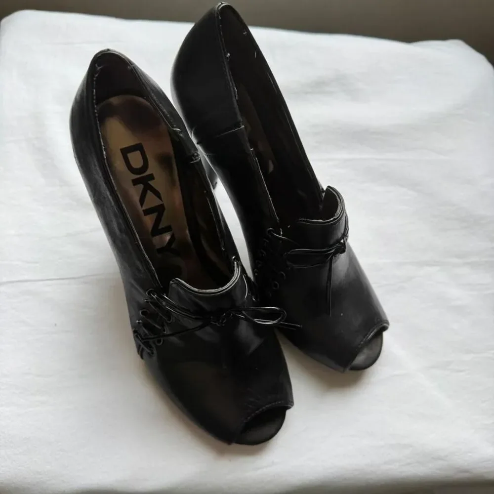Vintage Y2K Black Lace-Up Oxford Heels Office Siren Dark Academia Booties 7.5